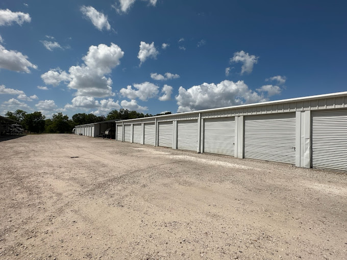 outdoor access covered spaces alvin tx